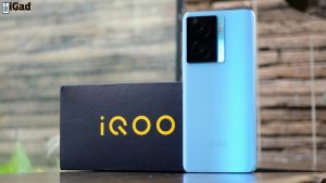 Uji Tahan Banting Samsung iQOO Z7x, Kencang tapi Tetap Adem